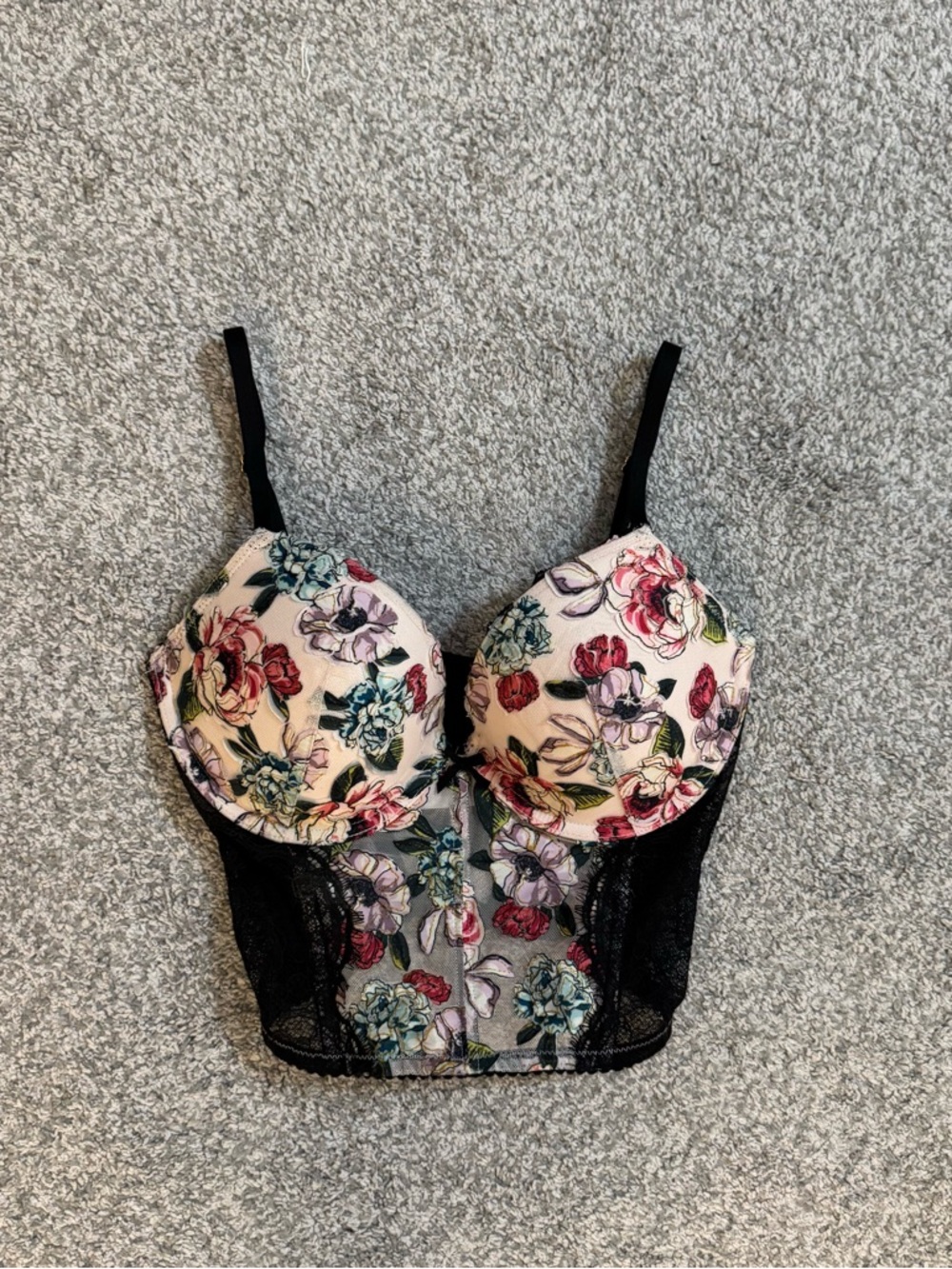 NWT Victoria's Secret Very Sexy Push-Up 32D Bra Embroidered Applique Floral